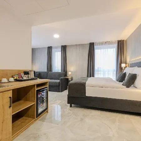 فندق Triska 4*