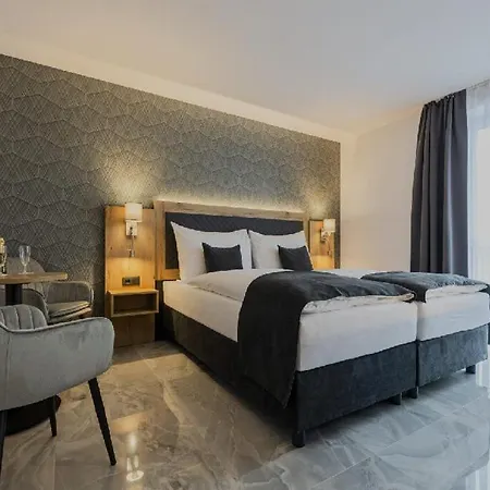 فندق Triska 4*
